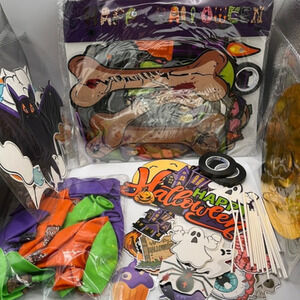 The Haunting Shadows: Spooktacular Halloween‎ Backdrop & Party Kit